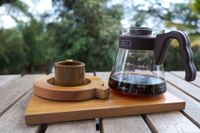 Kaffeekannen und Gläser by Warawul