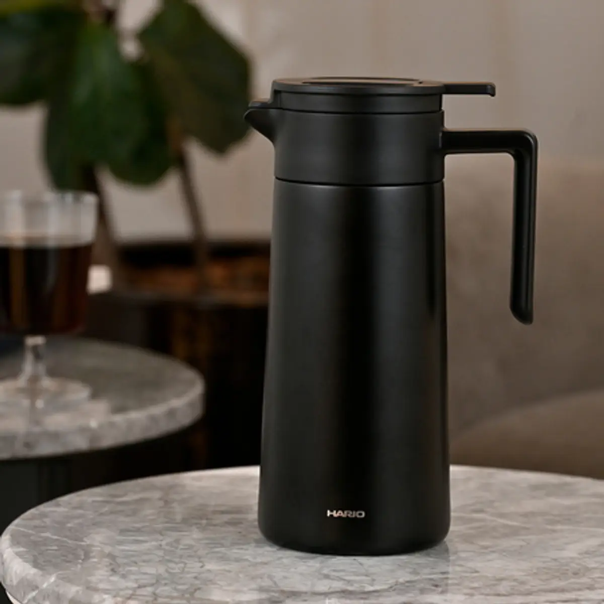 Hario Thermoskanne Double-Walled Thermal Pot Black 800 ml